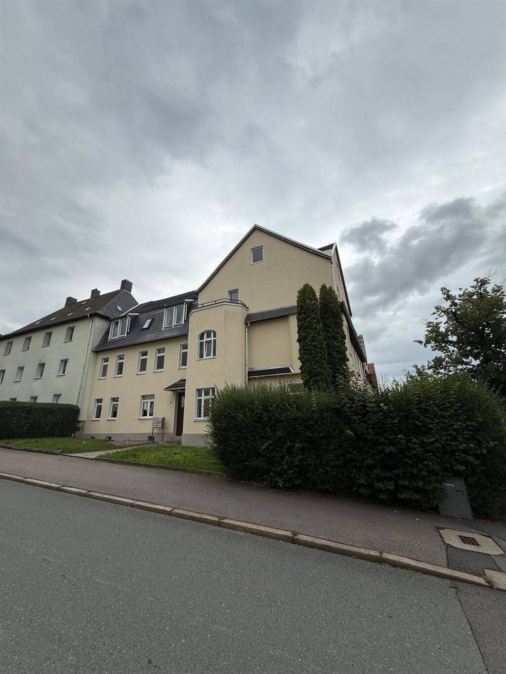 Thumbnail-Großes MFH mit viel Potential in guter und ruhiger Lage!