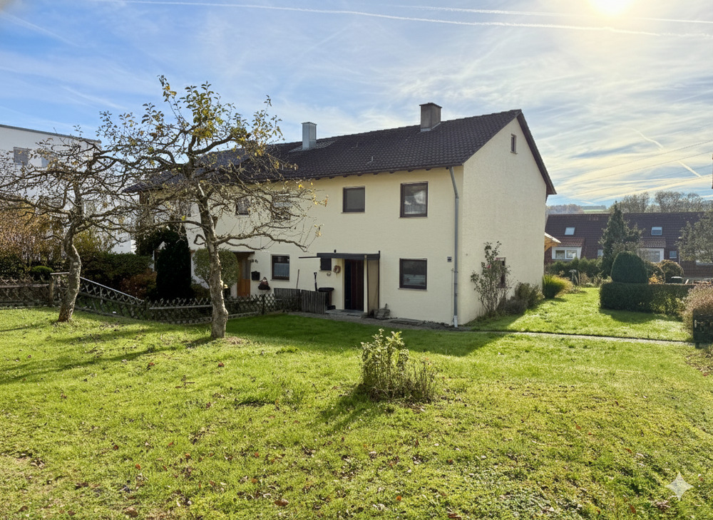 Thumbnail-Familienhaus mit Wohlfühlfaktor: Garten, Kamin, Platz & zwei Garagen