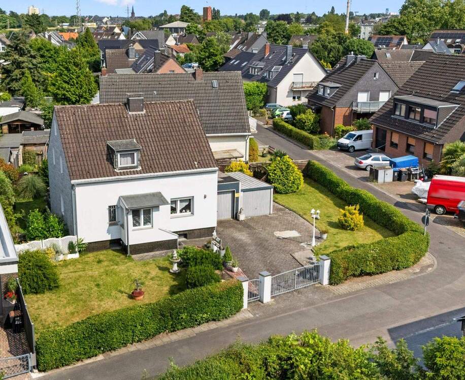 Thumbnail-Freistehendes, charmantes 2-Familienhaus in attraktiver Lage