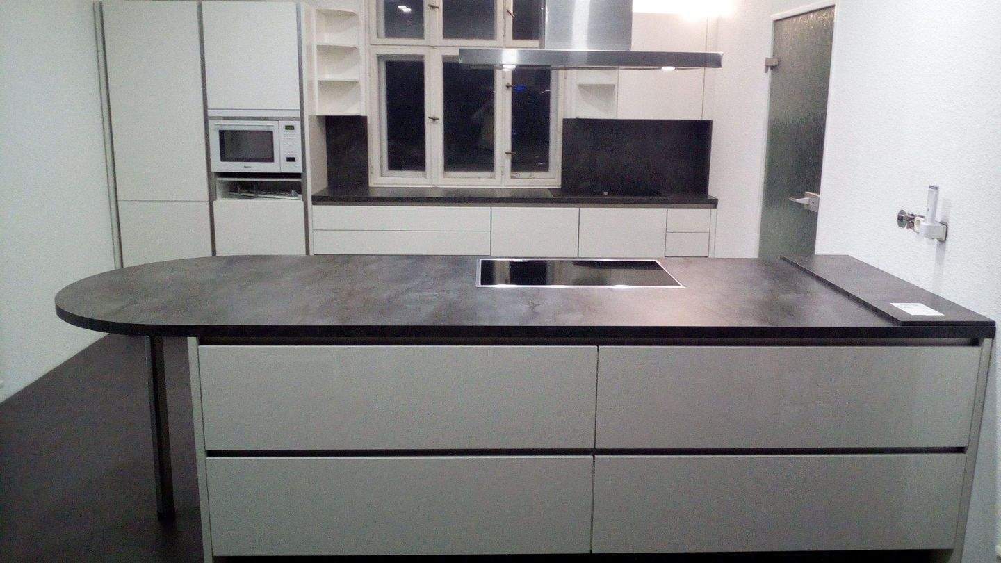 Thumbnail-Im Alleinauftrag ! Ideales Heimwerker Objekt: 6 Zimmer, Küche, 2 Bäder, Unterkellert, Ausbaureserve Spitzboden, Terrasse, Garage Werkstatt !