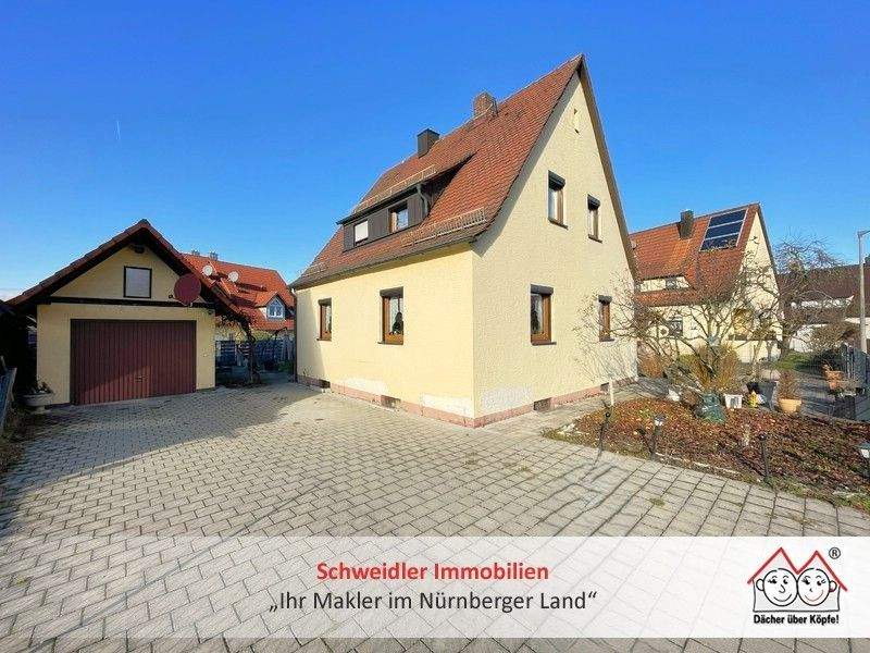 Thumbnail-Zentrumsnah in Lauf! Charmantes Einfamilienhaus mit Garage und tollem Garten