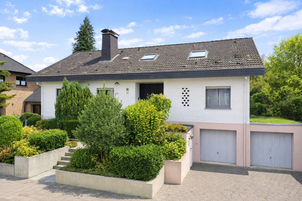 Thumbnail-***Freistehendes Einfamilienhaus mit zusätzlichem Baugrundstück***