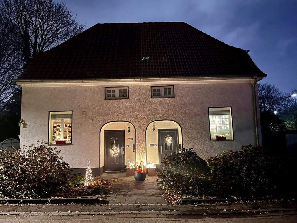 Thumbnail-Zwei Doppelhaushälften, freistehend mit Garten. Ideal als Mehrgenerationenimmobilie mit Platzbedarf.