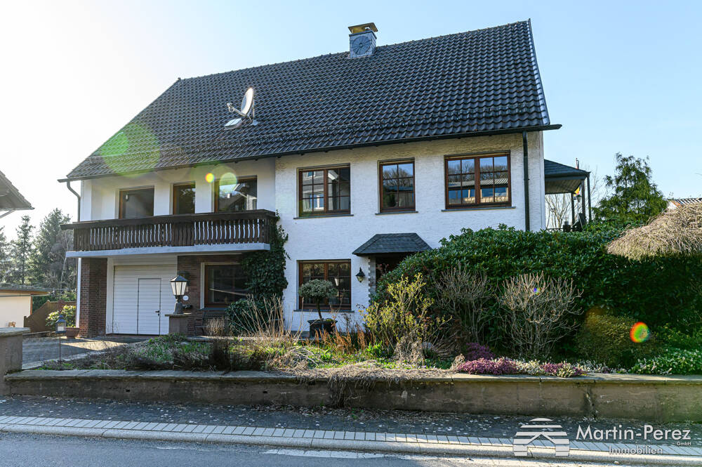 Thumbnail-Schöne Drei-Zimmer-Wohnung mit Erweiterungsmöglichkeit - zwei Balkone - Garage -