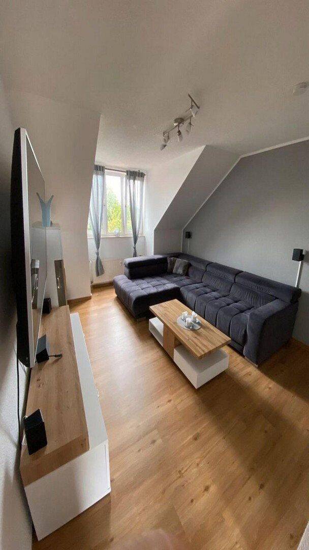 Thumbnail-2 Zimmer Teilsanierte Dachgeschosswohnung in Bremen
