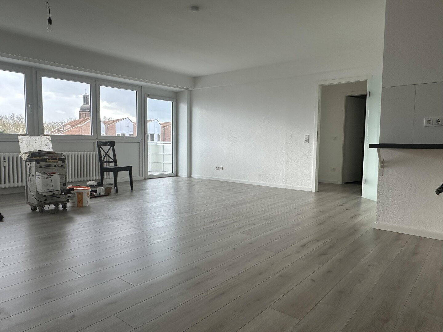 Thumbnail-Modernisierte 2-Zimmer-Wohnung (ca. 57 m²) mit Balkon und Einbauküche - zentral in der City
