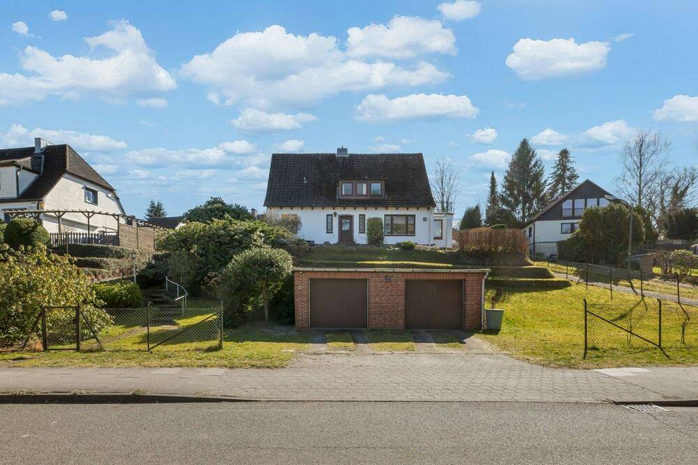 Grundstück mit Doppelgarage