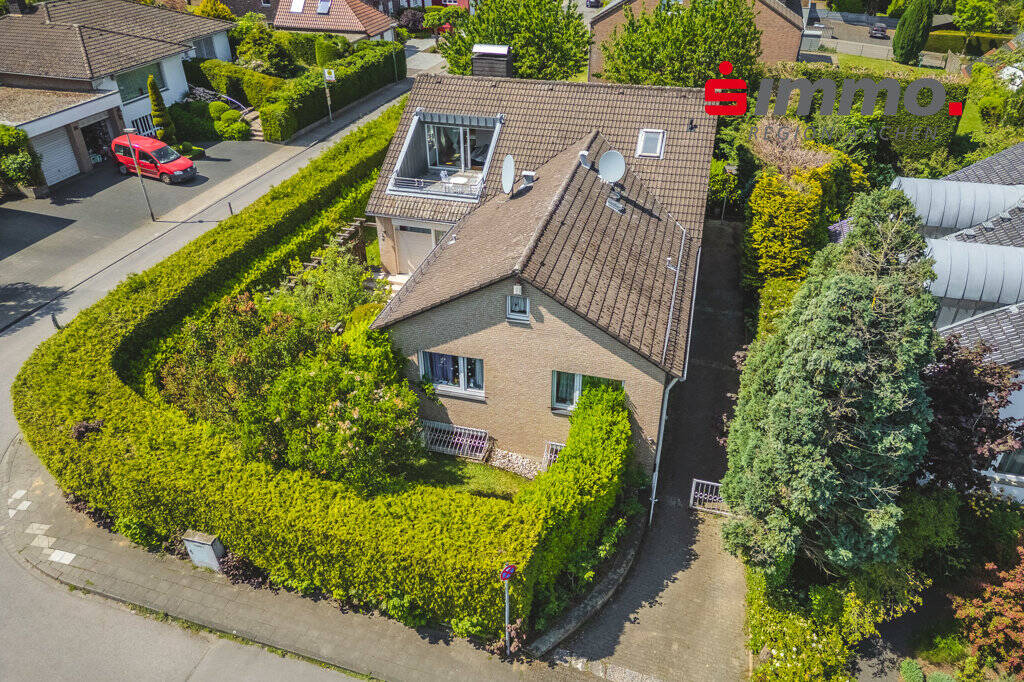 Thumbnail-Großzügiges Zweifamilienhaus in ruhiger Wohnlage