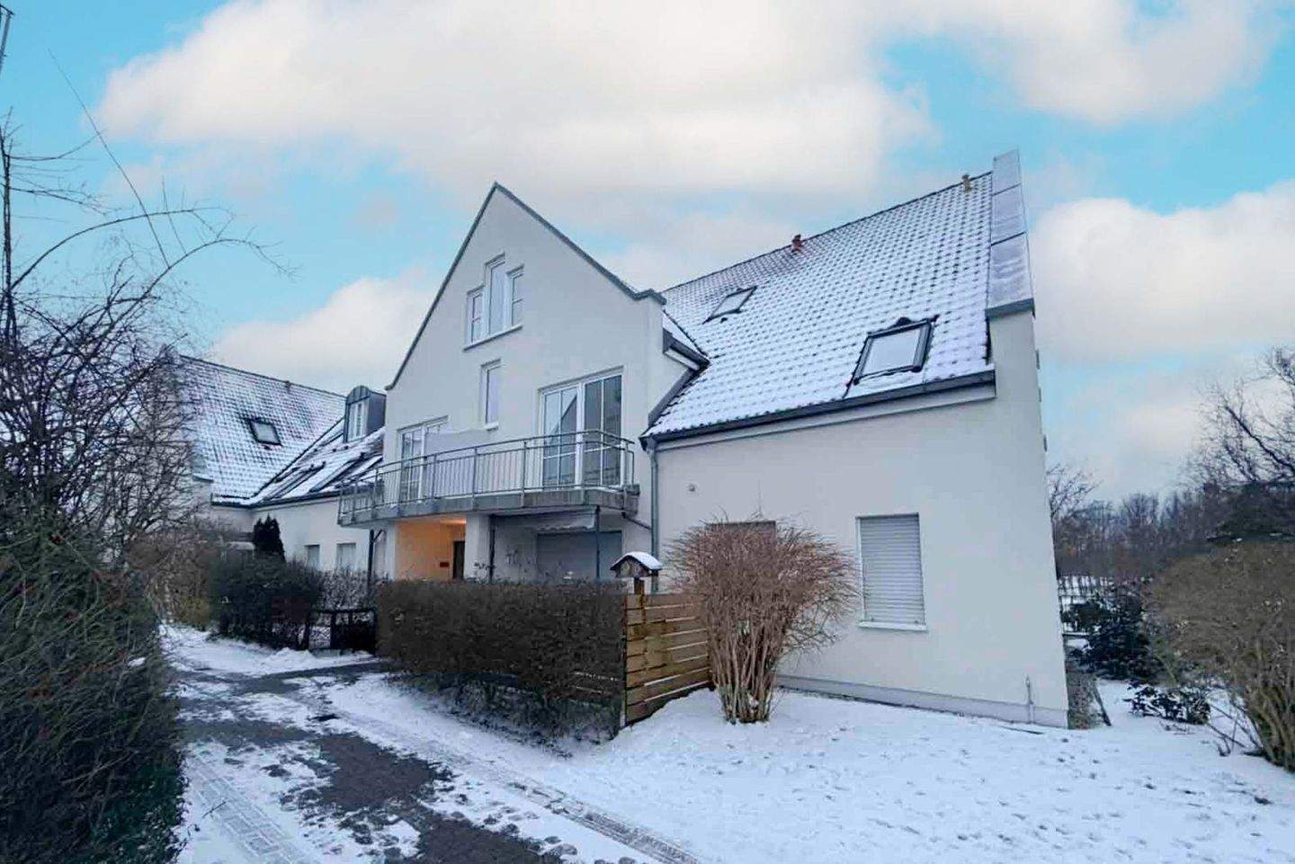 Thumbnail-*Bezugsfrei!* 2-Zimmer mit Balkon, EBK und Stellplatz