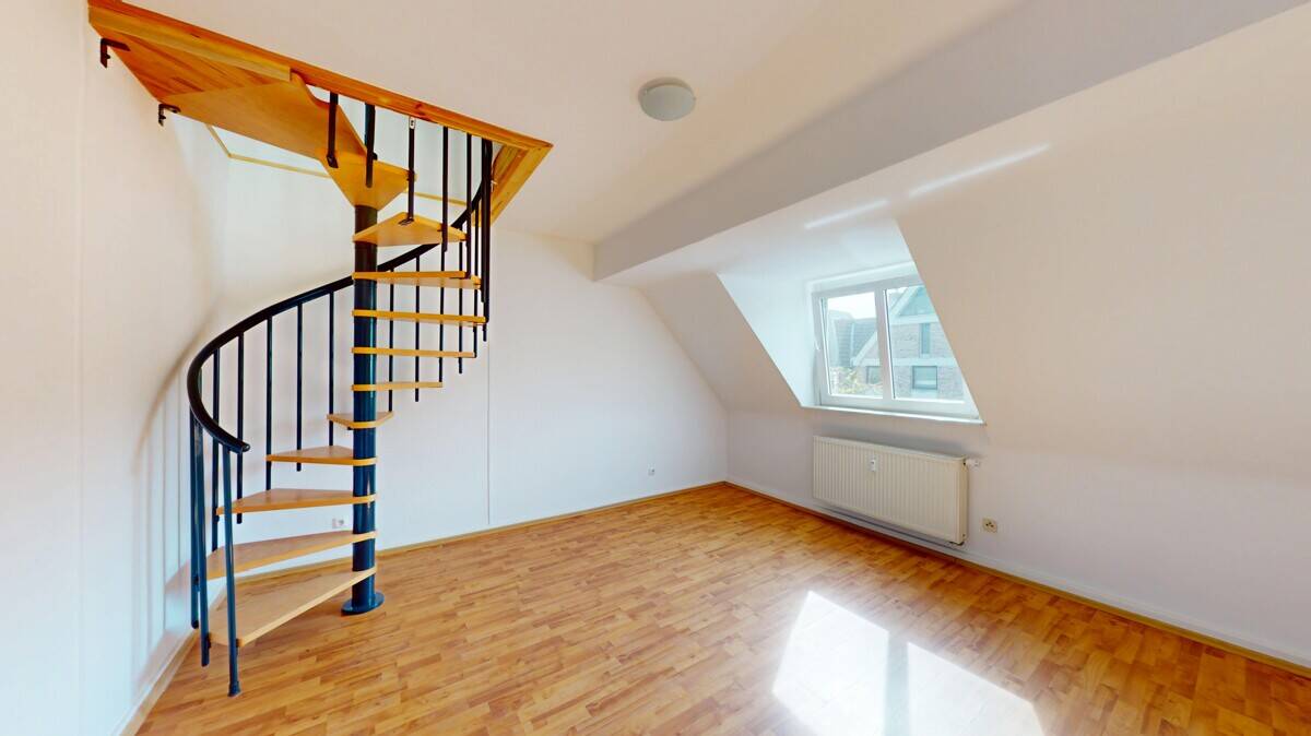 Thumbnail-ALTSTADTFLAIR MIT AUSBLICK - MAISONETTE ÜBER DEN DÄCHERN DÜSSELDORFS