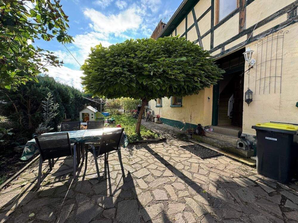 Thumbnail-Ein- Zweifamilienhaus mit Idyllischem Ausblick in die Ferne
