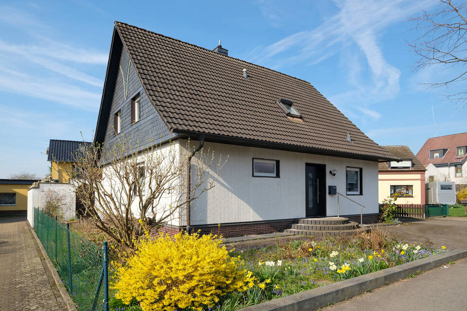 Thumbnail-Freistehendes Einfamilienhaus in begehrter Wohnlage von Langenfeld