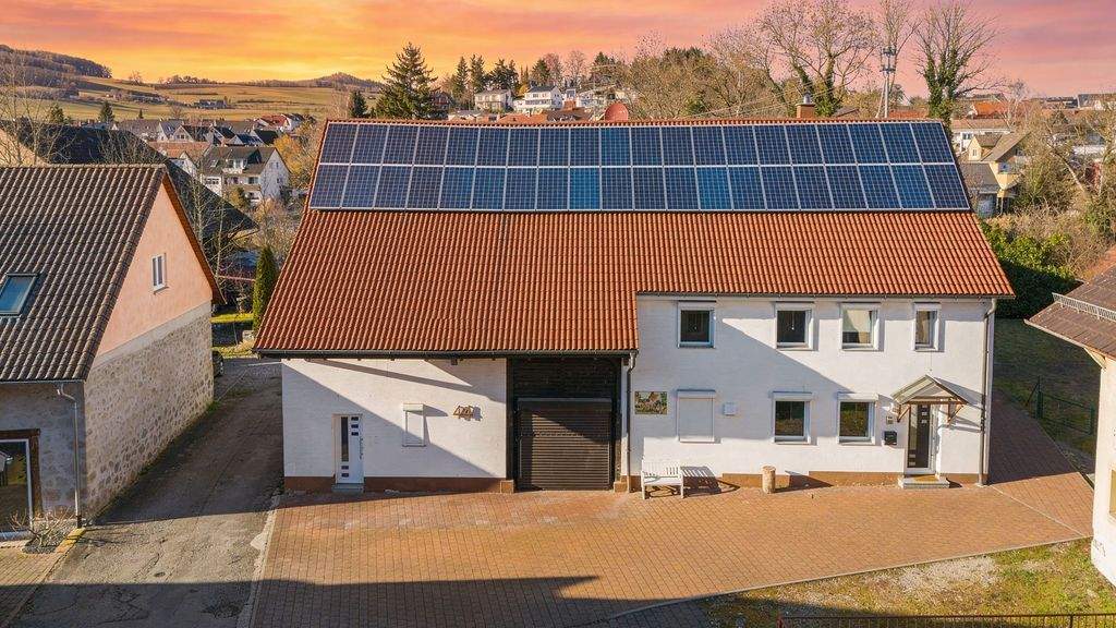 Thumbnail-Raumwunder mitten in Hilzingen! Romantisches Fachwerkhaus mit zwei Garagen