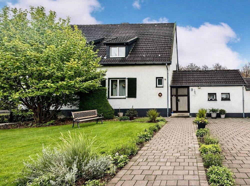 Thumbnail-Sanierungsbedürftige Doppelhaushälfte in Bochum-Hordel wartet auf einen Neuanfang