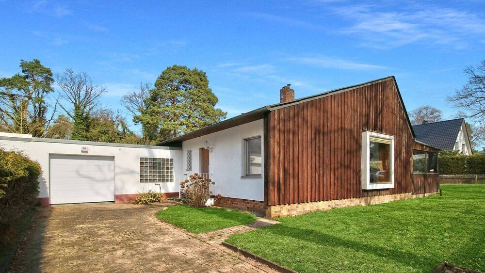 Thumbnail-Sanierungsbedürftiges Einfamilienhaus auf 850 m²