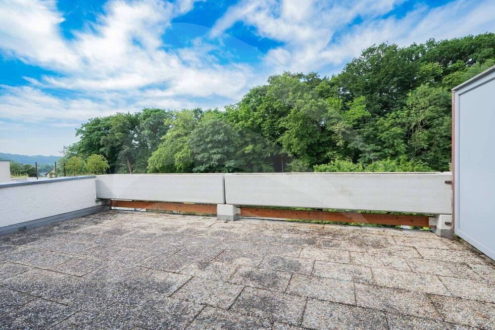 Terrasse mit Blick ins grüne
