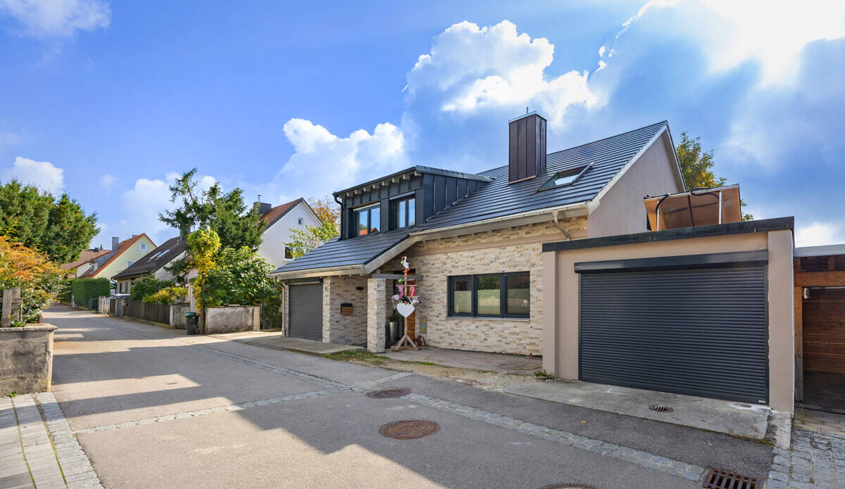 Thumbnail-BEZUGSFREI! TRAUMHAFT RENOVIERTES EINFAMILIENHAUS MIT POOL IN FREISING