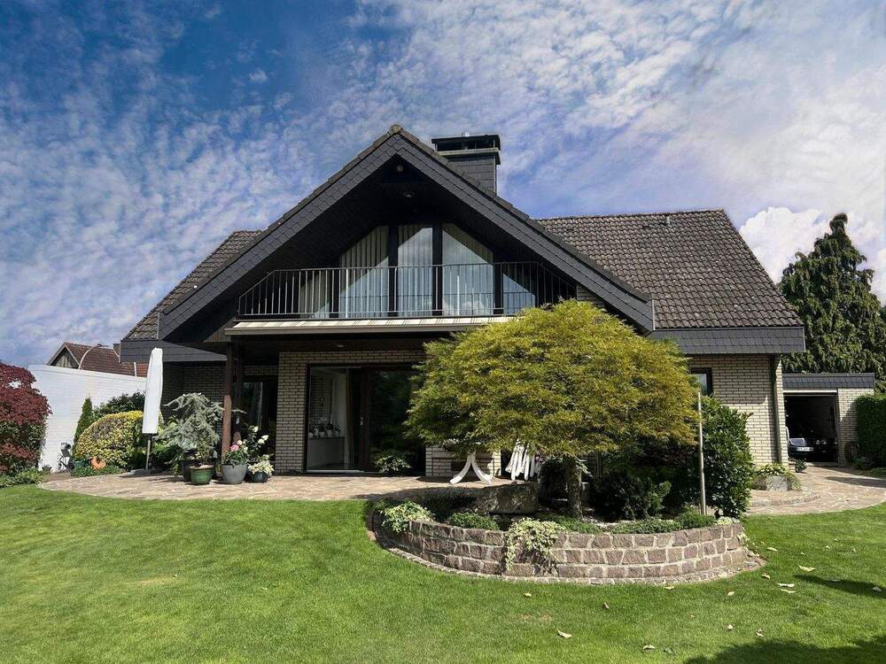 Thumbnail-Zeitlos wertvoll: Traumhaus mit Südgarten, Substanz und beeindruckender Pflege