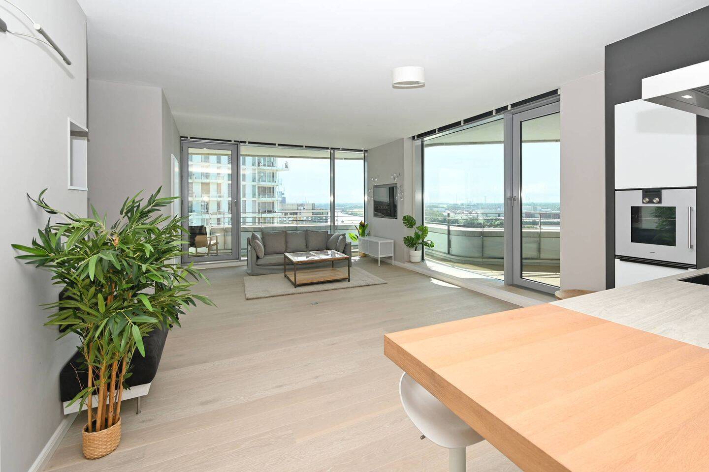 Thumbnail-Exklusive 2-Zi-Wohnung im Marco-Polo-Tower - Hafen City mit großer Terrasse und Conciere-Service