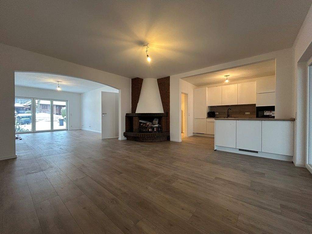 Thumbnail-Erstbezug nach Grundsanierung ! Endhaus mit Studio, Vollkeller und 2 Garagen