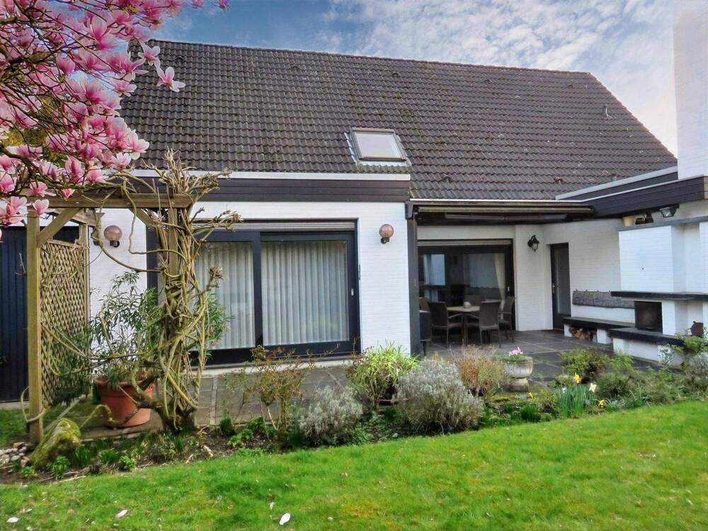 Thumbnail-KR-Traar - Freistehendes, gepflegtes EFH für die große Familie mit über 170 m² Wfl. auf ca. 1.000 m² Traumgrundstück