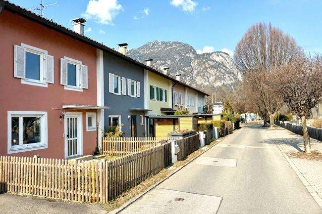 Thumbnail-Garmisch-Partenkirchen: Reihenendhaus mit kleinem Garten in zentraler Lage