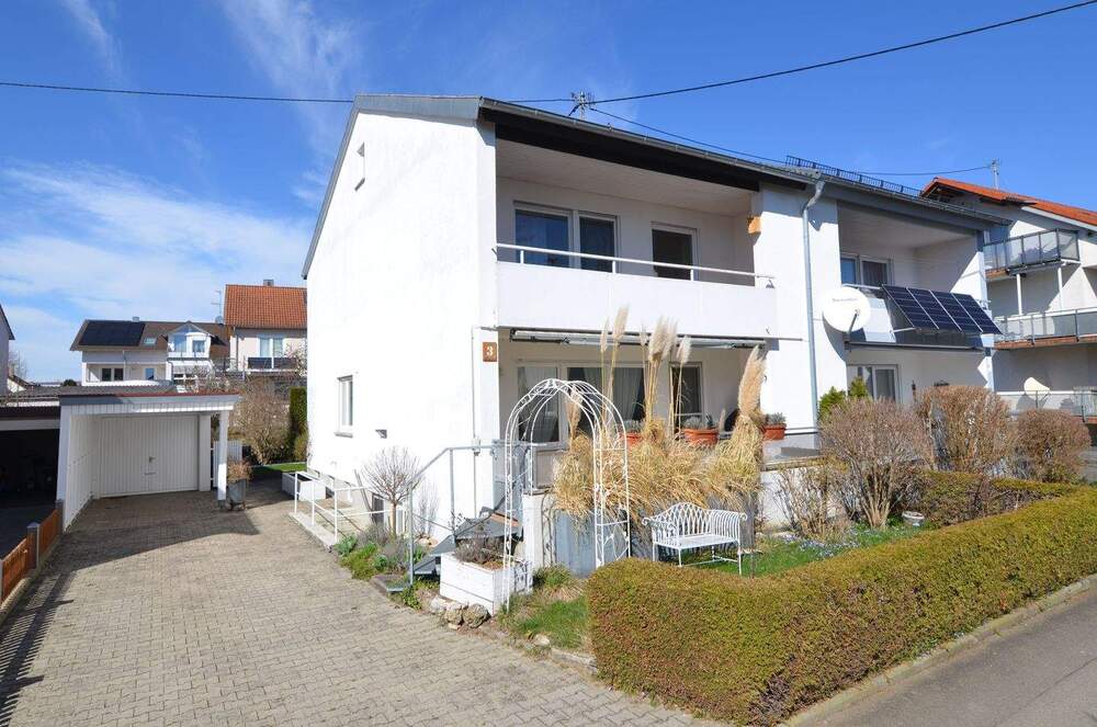 Thumbnail-Doppelhaushälfte mit Garage und Carport