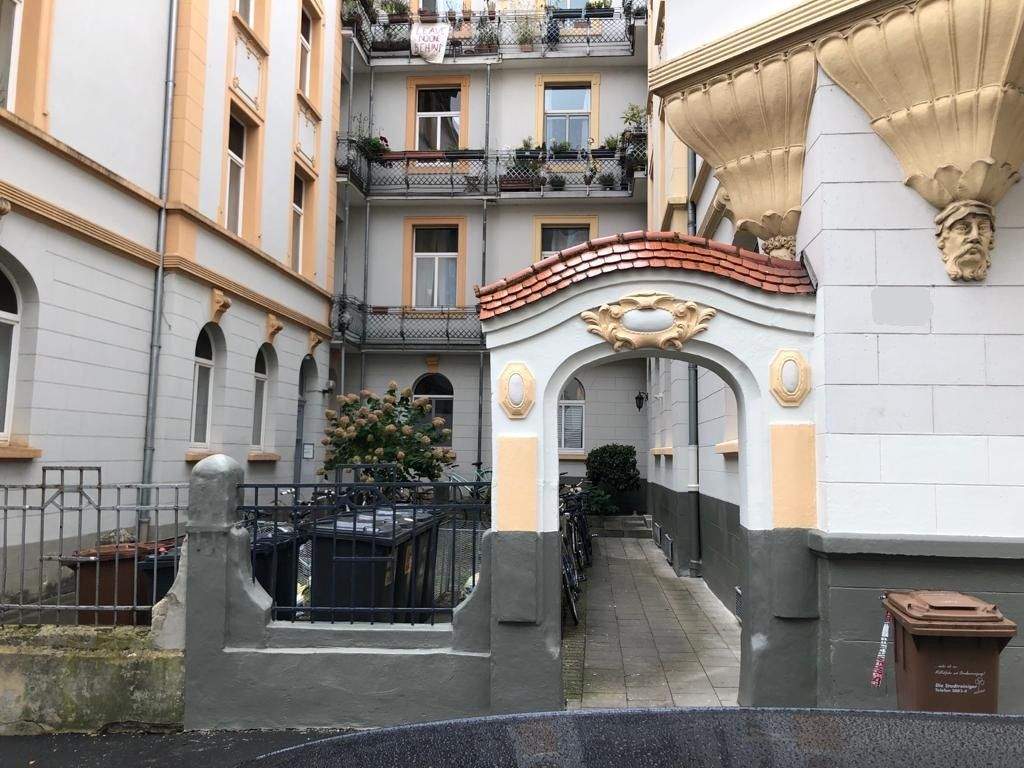 Thumbnail-KS-Vorderer Westen Altbauflair: 3-4 Zimmer, Küche, Bad- Whg., Balkon