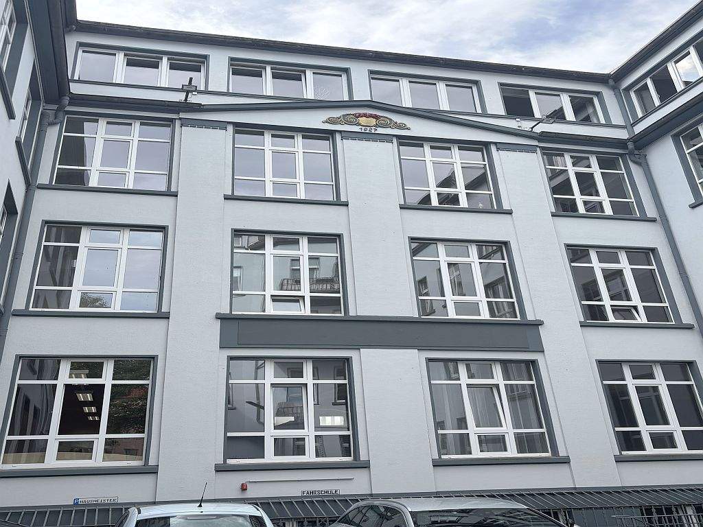 Thumbnail-Attraktives Wohn-Geschäftshaus in Stadtmitte - Art Deco und Bauhaus-Architektur - gepfl. und renoviert!