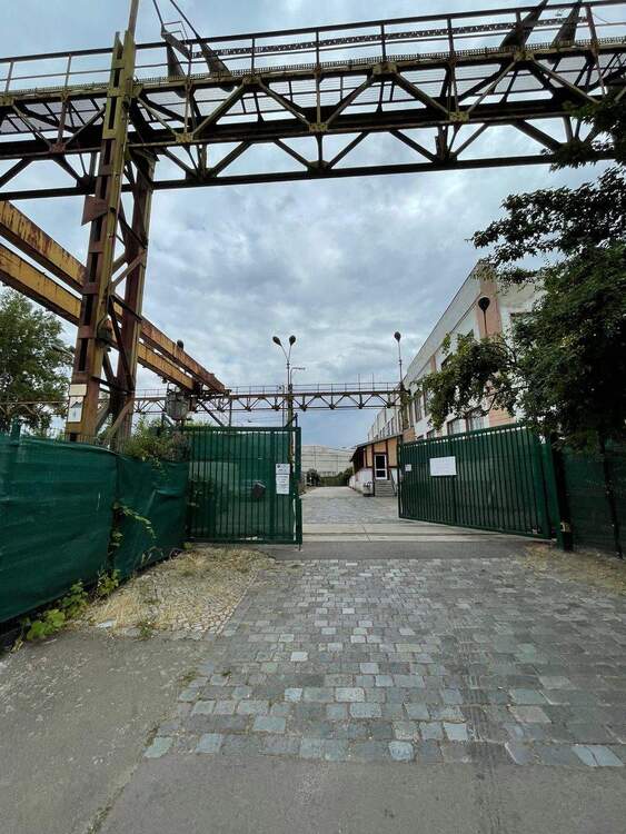 Thumbnail-großzügige Freifläche - ideal als StellplatzAbstellfläche