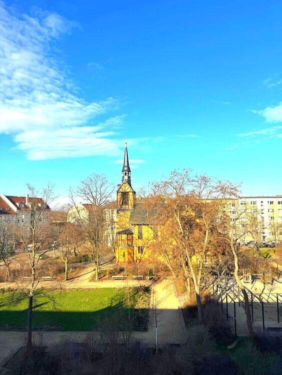 Thumbnail-HOLZPARKETT SCHÖNER BALKON HELLE WOHNUNG GROSSER GARTEN