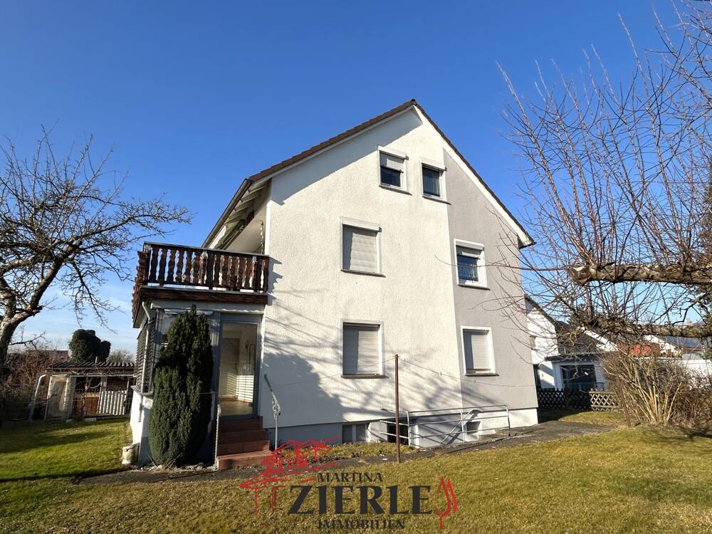 Thumbnail-Großes Mehrfamilienhaus mit fantastischem Grundstück, Wintergarten, Keller und zwei Garagen!