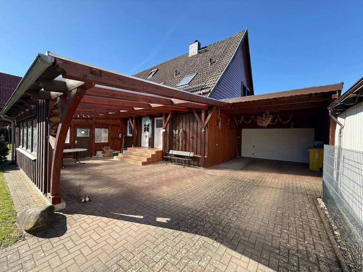 Thumbnail-Gepflegte Wohnhaus mit bis zu drei Wohneinheiten in Königshütte zu verkaufen.