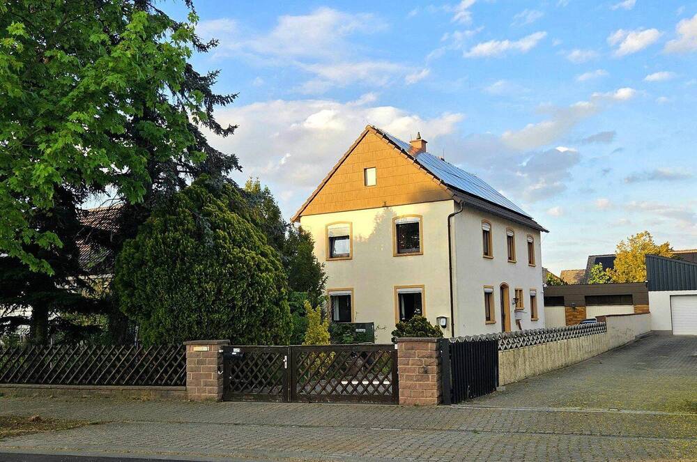 Thumbnail-Energieeffizientes Einfamilienhaus mit großem Garten auf 911 m² Grundstück