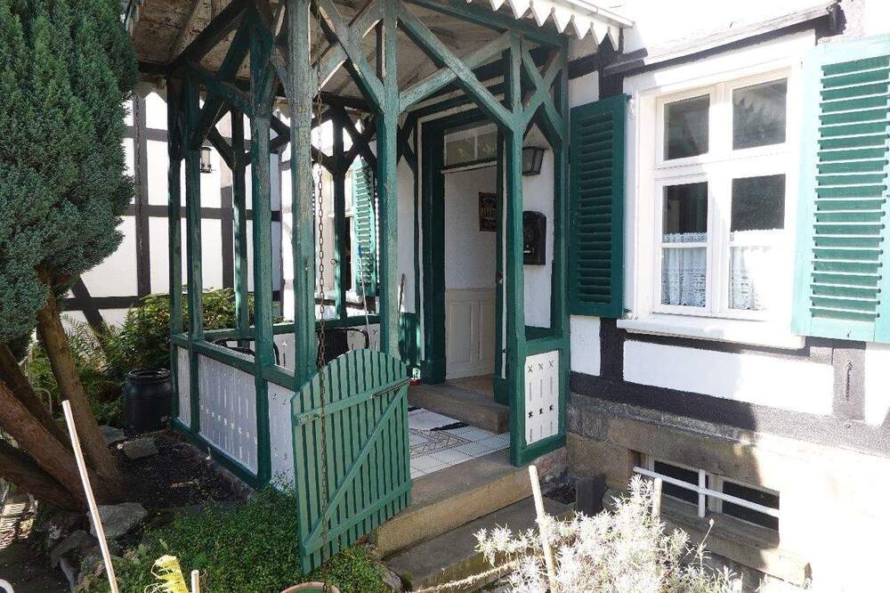 Thumbnail-Modernisiertes ca. 150 m² großes Fachwerkhaus mit zwei Wohneinheiten zentral in Hagen- Hohenlimburg