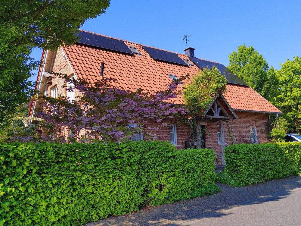 Thumbnail-Energieeffizientes Einfamilienhaus mit Kamin, PV, Solar & Traumgarten in schöner Lage Winnekendonk