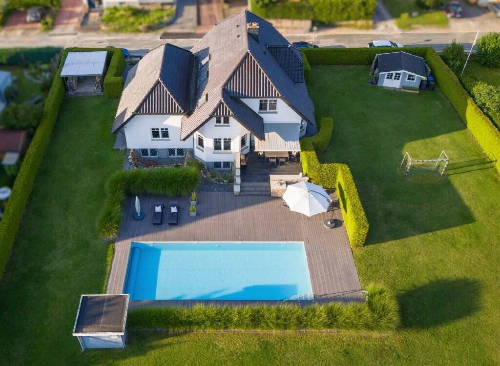 Thumbnail-==Ein Haus der Extraklasse mit Pool und zusätzlichem Bauland!==