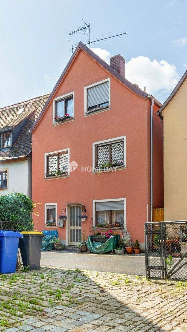 Thumbnail-Einfamilienhaus mit 4 Zimmern und Entwicklungspotenzial in ruhiger Lage von Frickenhausen