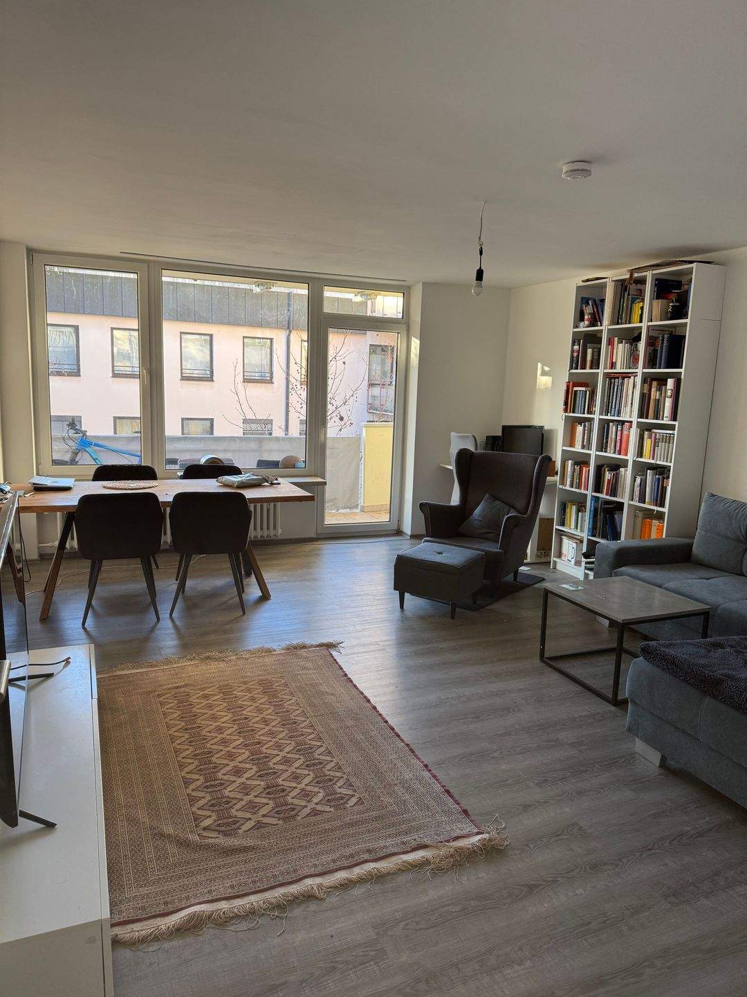 Thumbnail-Helle 2- Zimmer Wohnung mit Einbauküche