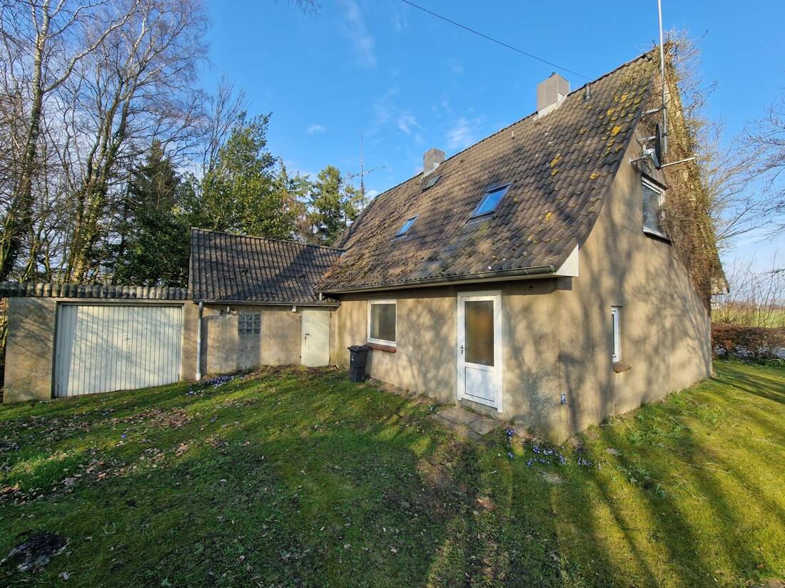 Thumbnail-Sanierungsbedürftiges Haus auf großem Grundstück
