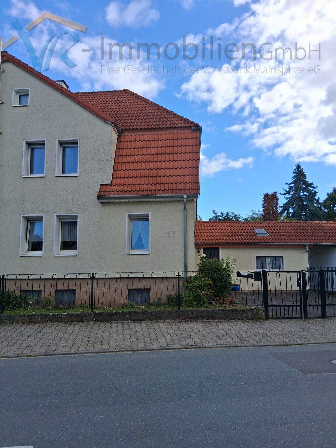 Thumbnail-Gepflegtes Haus im Stil einer Doppelhaushälfte in Gustavsburg zum Verkauf