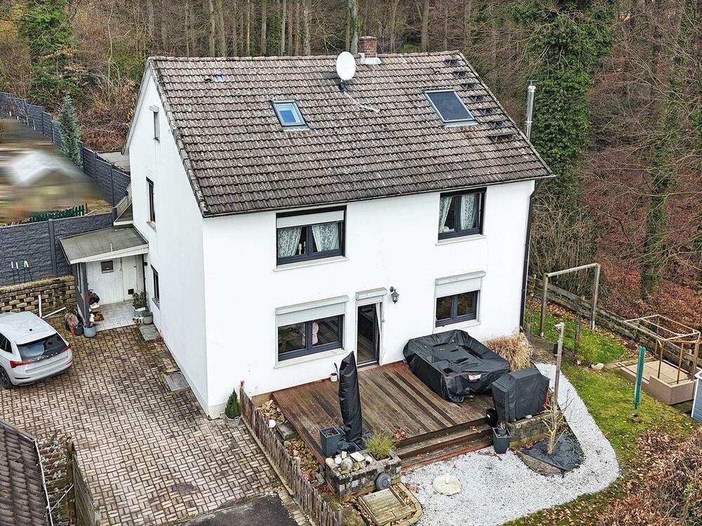 Thumbnail-Großzügiges Einfamilienhaus in idyllischer Waldrandlage - umfassend modernisiert!