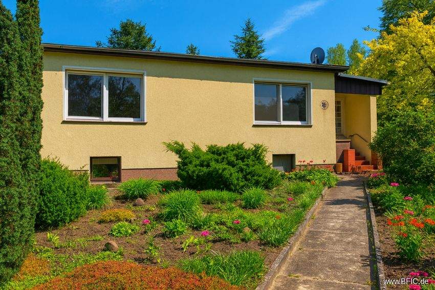 Thumbnail-Bungalow, unterkellert, in Zühlsdorf bei Oranienburg