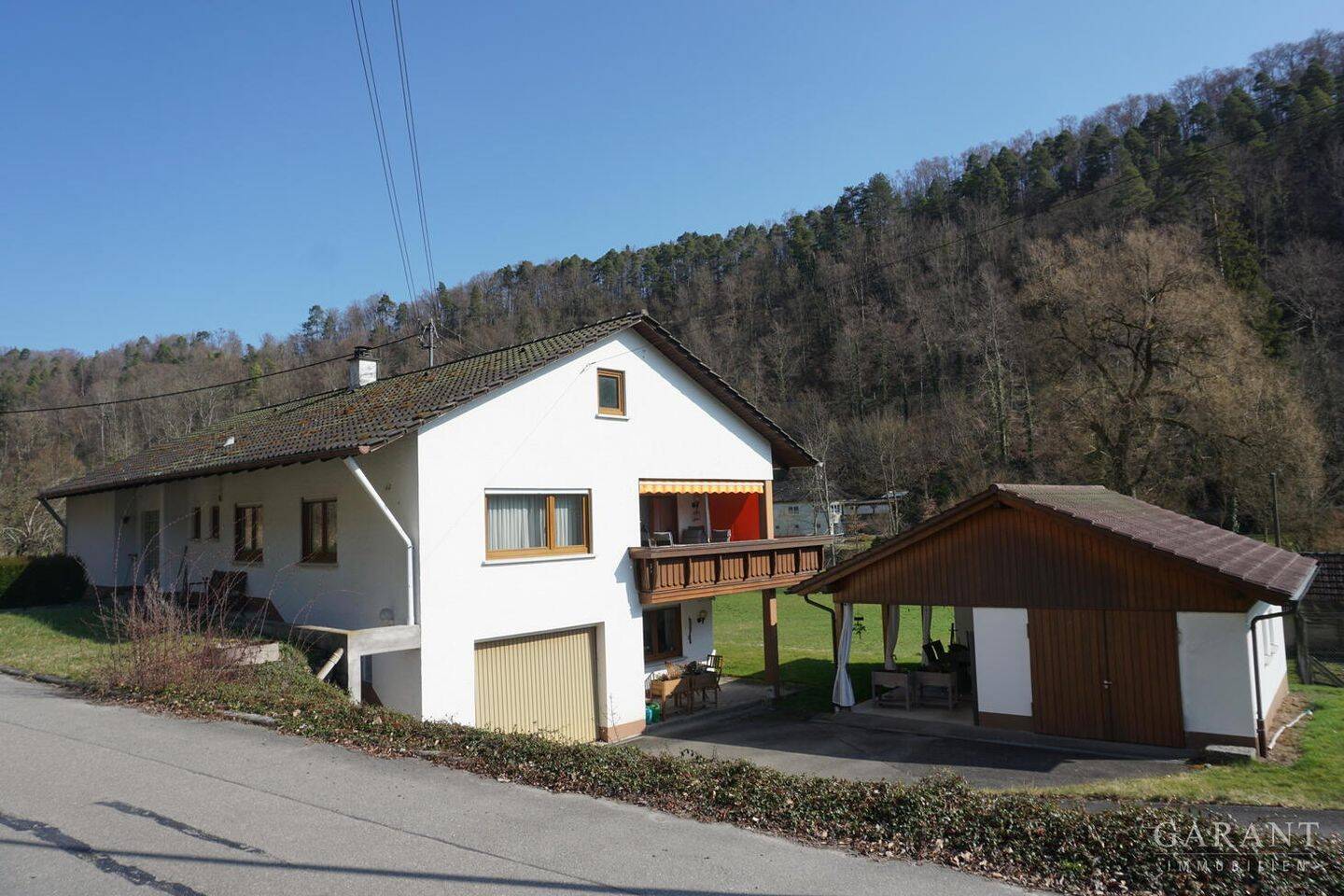 Thumbnail-Großzügiges Zweifamilienhaus mit Traumgrundstück in ruhiger Lage von Horb-Mühlen