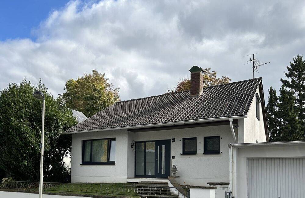 Thumbnail-Freistehendes Einfamilienhaus mit Ausbaureserve in ruhiger Wohnlage