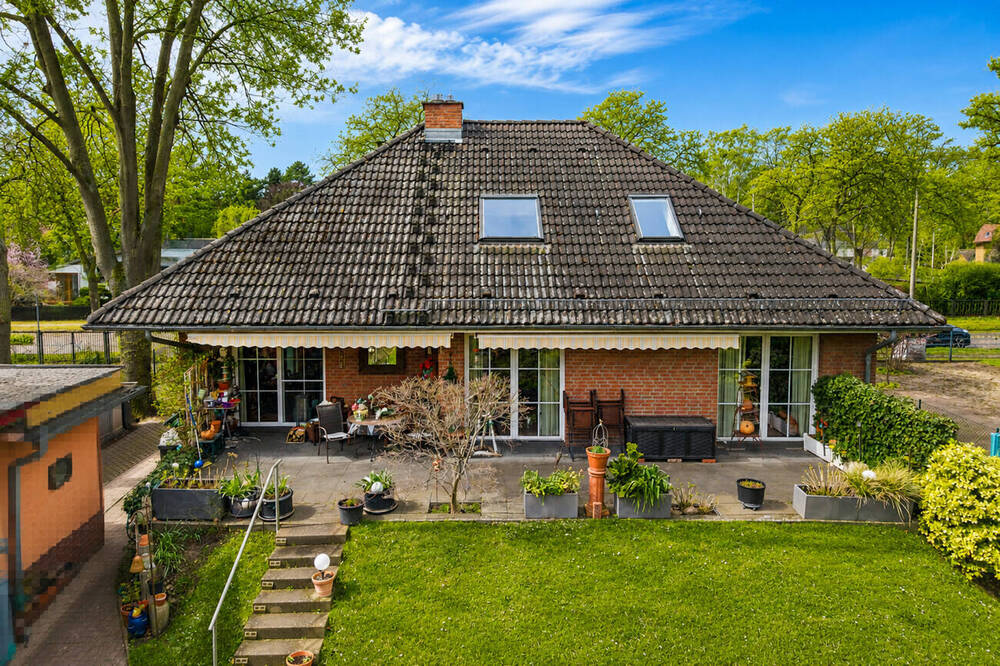 Thumbnail-Schönes Ein- bis Zweifamilienhaus mit Einliegerwohnung im modernen Landhausstil in bester Villenlage
