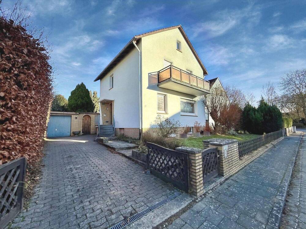 Thumbnail-Einfamilienhaus mit 2 Vollgeschossen, Wintergarten, Keller und Garage in ruhiger Lage mit guter Verkehrsanbindung