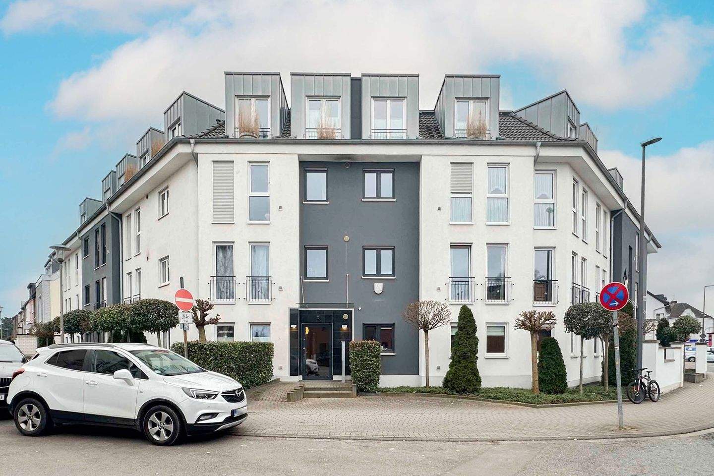 Thumbnail-Moderne 3-Zimmer-Wohnung mit Terrasse, Tiefgaragenstellplatz und barrierearmer Ausstattung