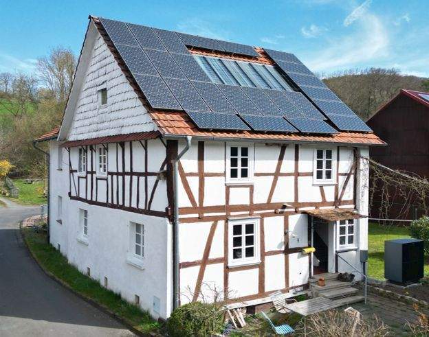 Thumbnail-Charakterstarkes Fachwerkhaus mit massivem Anbau das Wohnen mit zukunftssicherer Technik vereint, mit Scheune u. kinderfreundlichem Garten
