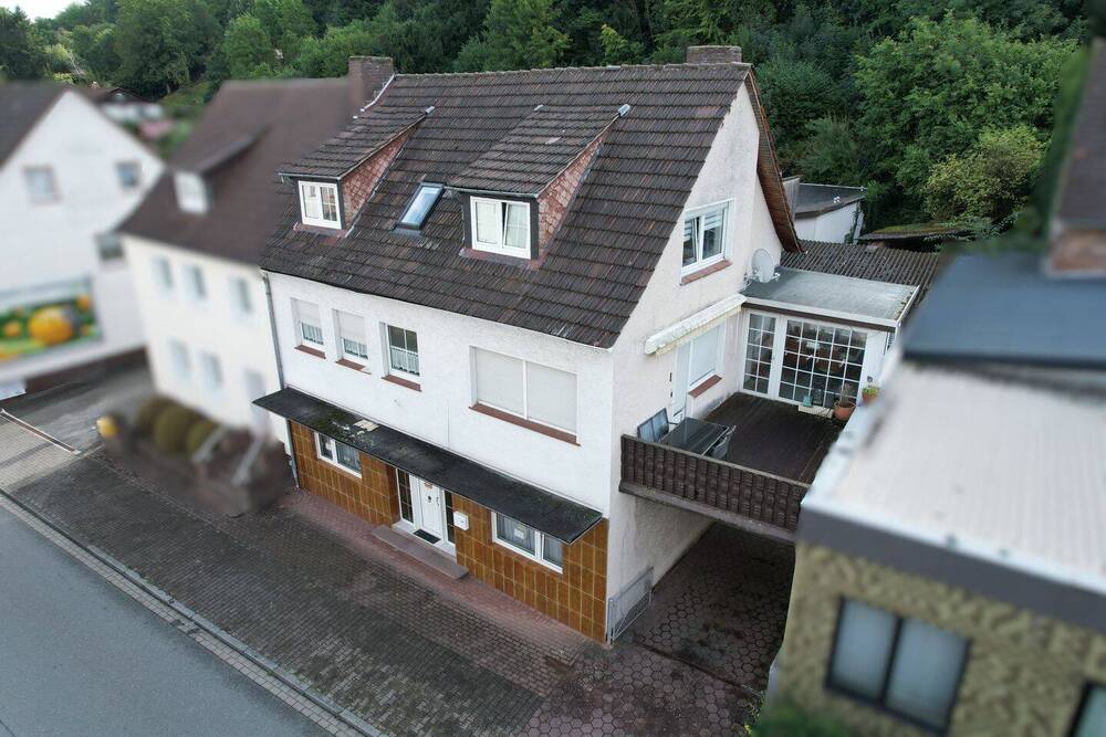 Thumbnail-Ein-Zweifamilienhaus mit Garage in Beverungen-Herstelle